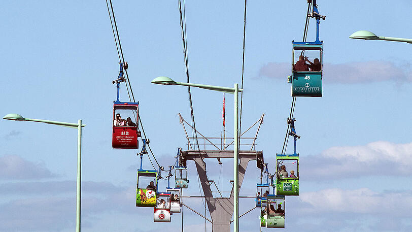 In Köln führen Seilbahn-Gondeln über den Rhein. Im Landkreis denkt man nun darüber nach Gondeln im öffentlichen Nahverkehr einzusetzen.