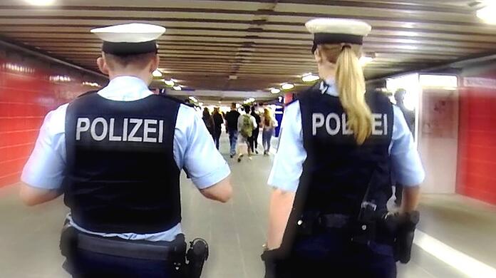 Die Bundespolizei nahm den Mann mit auf die Wache am Ostbahnhof. (Symbolbild)