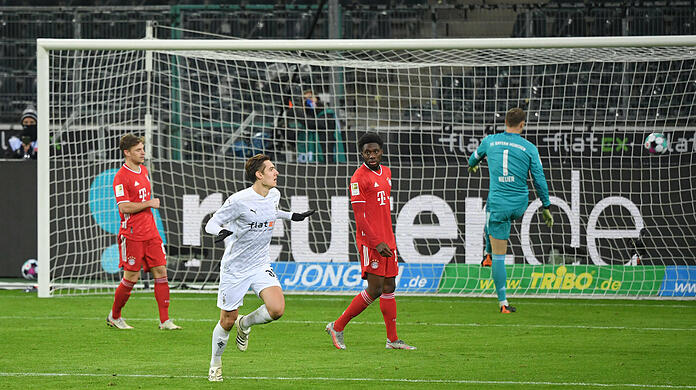 Der FC Bayern verliert bei Borussia Mönchengladbach.