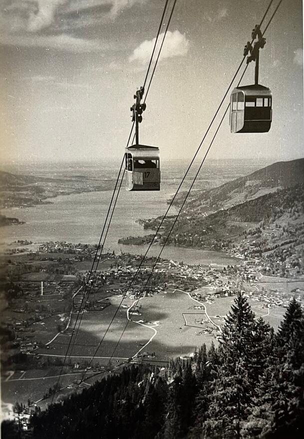 Historische Aufnahmen zeigen die Anf&auml;nge der Wallbergbahn &uuml;ber dem Tegernsee.
