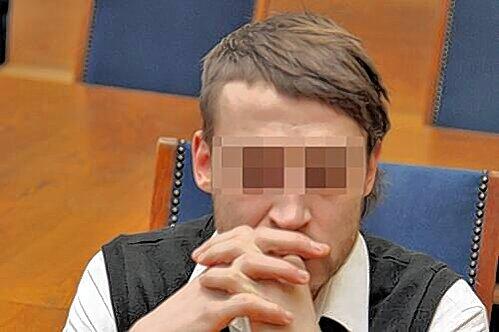 Reuig und geständig vor Gericht: Der Altenpfleger Hans B. (30) darf weiter in seinem Job arbeiten, weil er im Dienst so beliebt ist.
