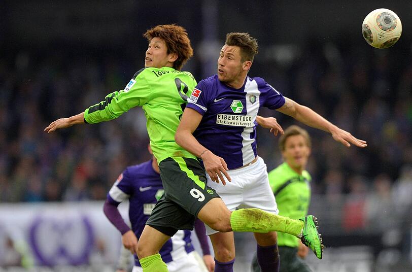 Yuya Osako (l.) spielt seit Anfang 2014 für den TSV 1860 München.