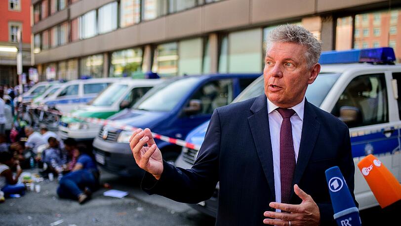 Münchens OB Dieter Reiter hatte bereits im vergangenen September gewarnt, dass die Flüchtlingszahlen begrenzt werden müssen. Münchens OB Dieter Reiter hatte bereits im vergangenen September gewarnt, dass die Flüchtlingszahlen begrenzt werden müssen.