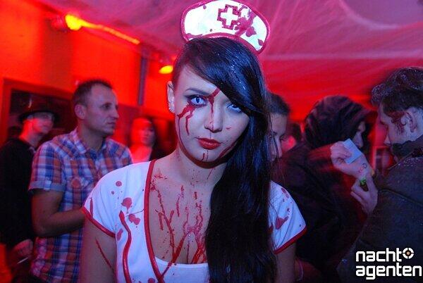 Schaurig schön war's auch in der Kultfabrik - Das Motto: "Europas größte Halloween-Party"! Alle Bilder von dieser Party gibt's auf www.nachtagenten.de.