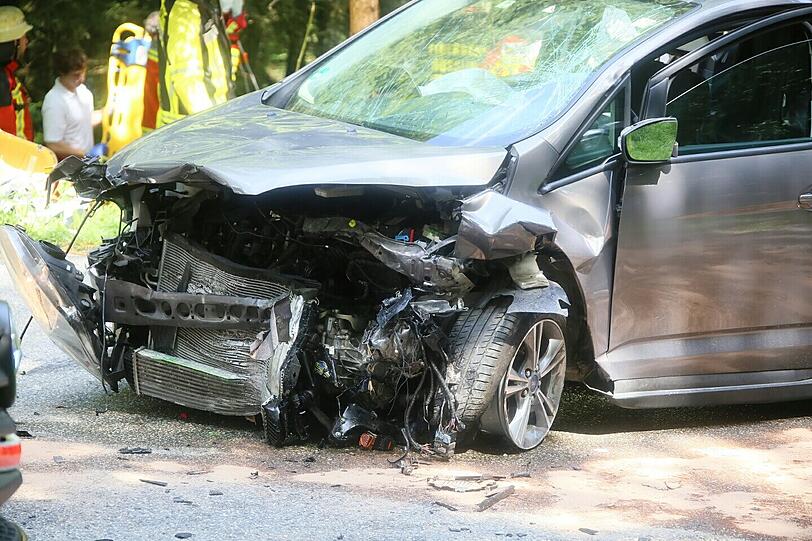 Die Bilder des Verkehrsunfalls im Landkreis Mühldorf.
