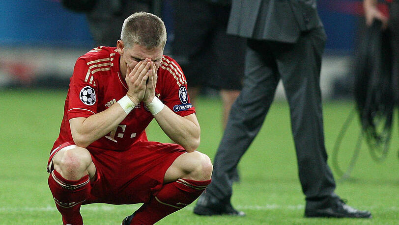 Am Boden: Schweinsteiger nach dem verlorenen "Finale dahoam". Am Boden: Schweinsteiger nach dem verlorenen "Finale dahoam".