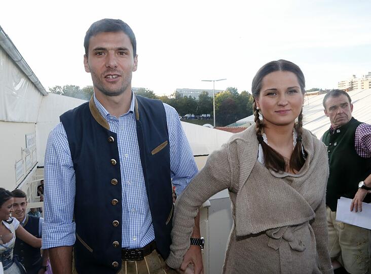 Mit 1860 auf dem Oktoberfest: Wojtkowiak und Frau Magda kennen München.