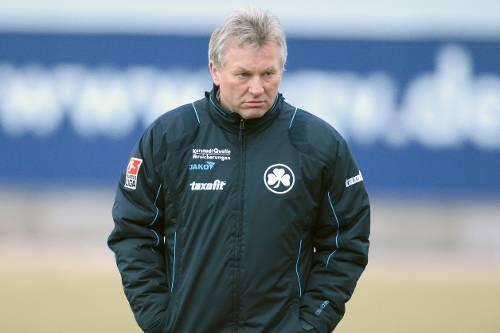 Sportlich top, die Kulisse meist ein Flop: SpVgg-Trainer Benno Möhlmann wünscht sich mehr Besucher im heimischen Ronhof.