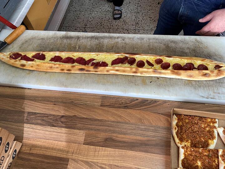 So kommt die Pide aus dem Ofen.