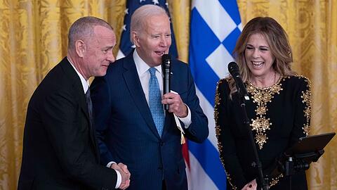 Tom Hanks, Joe Biden und Rita Wilson im Weißen Haus.