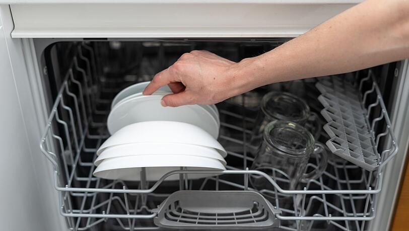 Waschbrett und Co. haben zum Glück ausgedient, diese und andere früher hilfreiche Utensilien wurde abgelöst von segensreichen Erfindungen wie Waschmaschine, Spülmaschine, Kühlschrank oder Mikrowellenherd, die uns viel Arbeit abnehmen. Die Ergebnisse sind übrigens umso erfreulicher, wenn die Maschinen im rechten Maß befüllt werden. Waschbrett und Co. haben zum Glück ausgedient, diese und andere früher hilfreiche Utensilien wurde abgelöst von segensreichen Erfindungen wie Waschmaschine, Spülmaschine, Kühlschrank oder Mikrowellenherd, die uns viel Arbeit abnehmen. Die Ergebnisse sind übrigens umso erfreulicher, wenn die Maschinen im rechten Maß befüllt werden.