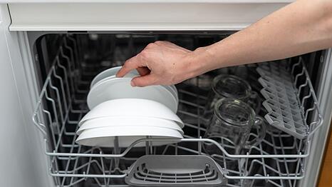 Waschbrett und Co. haben zum Gl&uuml;ck ausgedient, diese und andere fr&uuml;her hilfreiche Utensilien wurde abgel&ouml;st von segensreichen Erfindungen wie Waschmaschine, Sp&uuml;lmaschine, K&uuml;hlschrank oder Mikrowellenherd, die uns viel Arbeit abnehmen. Die Ergebnisse sind &uuml;brigens umso erfreulicher, wenn die Maschinen im rechten Ma&szlig; bef&uuml;llt werden.