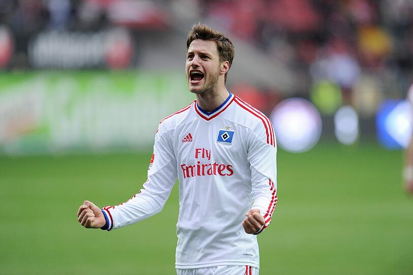 Sogar der italienische Mittelfeldspieler Jacopo Sala vom Bundesligisten Hamburger SV sieht seine Landsleute am Donnerstag eher in der Außenseiterrolle: &bdquo;Ich muss sagen, dass die Deutschen für mich diesmal Favorit sind. Obwohl wir immer gut gegen sie ausgesehen haben&hellip;&ldquo;