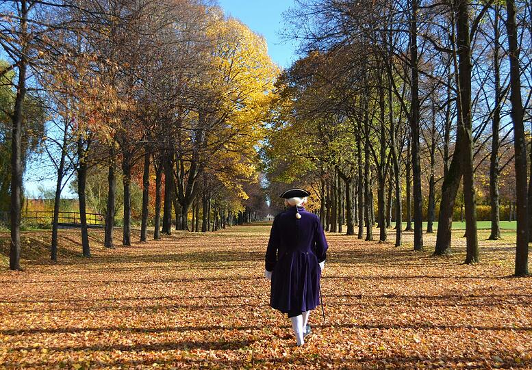 Einblicke in das Leben von Herrschaft und Gesinde in einem Schloss gibt &bdquo;Freiherr Alexander von Wogenrain&ldquo; am Samstag.