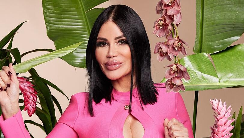 Visagistin Djamila Rowe ist ins RTL-Dschungelcamp gezogen. Visagistin Djamila Rowe ist ins RTL-Dschungelcamp gezogen.