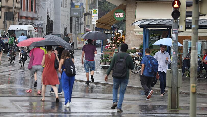 Nach ersten Regenfällen kann es am Donnerstagnachtmittag in München noch zu schweren Gewittern kommen.