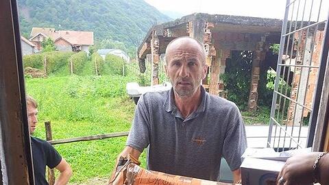 Die Fotoausstellung zeigt Bilder von der Hilfaktion für die Flutopfer auf dem Balkan.