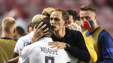 Erreichten mit PSG zusammen das Champions-League-Finale: Thomas Tuchel (r) und Kylian Mbappé.