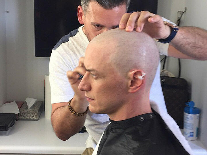 Kahlschlag: James McAvoy muss Haare lassen