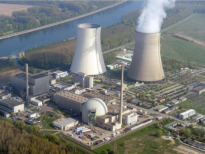 Das AKW Philippsburg aus der Luft: Die Atomkraft darf aus Sicht des Potsdamer Klimaforschers Johan Rockström nicht durch Kohle, Öl und Erdgas ersetzt werden.