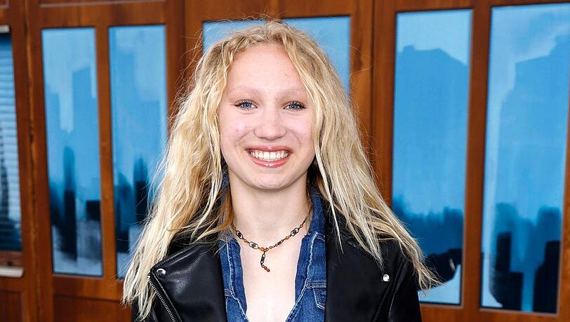 Helena Zengel hat gut lachen: Mit 15 Jahren kann sie sich vor Filmangeboten kaum retten. Bald will sich die Schülerin ganz auf die Schauspielkarriere konzentrieren.