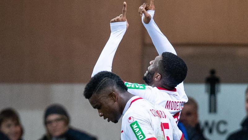 Durfte über ein Tor, aber nicht über den Sieg in Paderborn jubeln: FC-Rückkehrer Anthony Modeste (r). Durfte über ein Tor, aber nicht über den Sieg in Paderborn jubeln: FC-Rückkehrer Anthony Modeste (r).