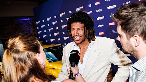 Henry Samuel meisterte den Red Carpet auch ohne Mama Heidi Klum souver&auml;n.