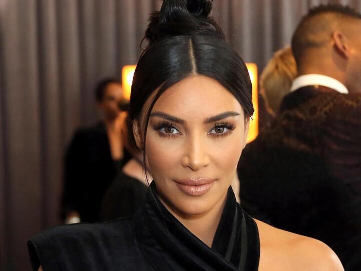 Kim Kardashian lässt sich zur Anwältin ausbilden.