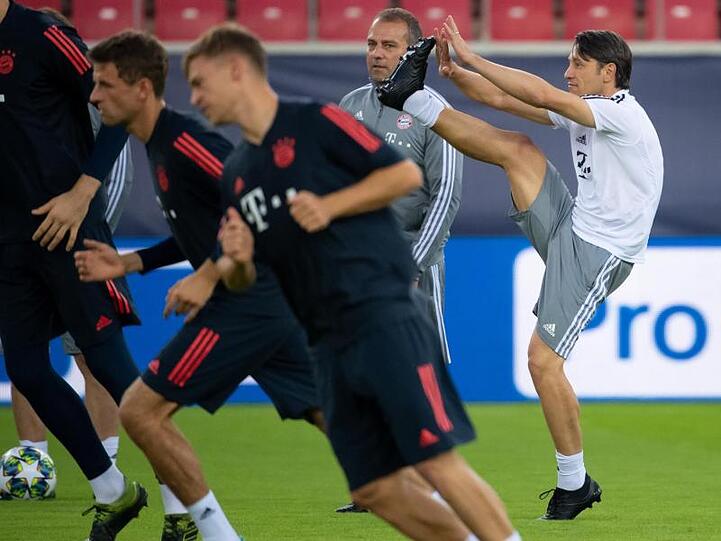 Will in Piräus mit seiner Elf den Augsburg-Frust in einen Sieg ummünzen: Bayern-Coach Niko Kovac (r).