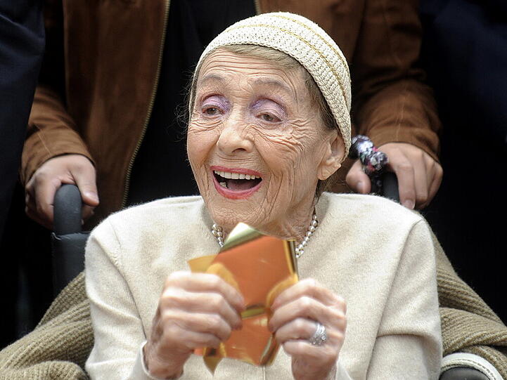 Luise Rainer 2011 bei der Enthüllung ihres Sterns auf dem Boulevards der Stars in Berlin