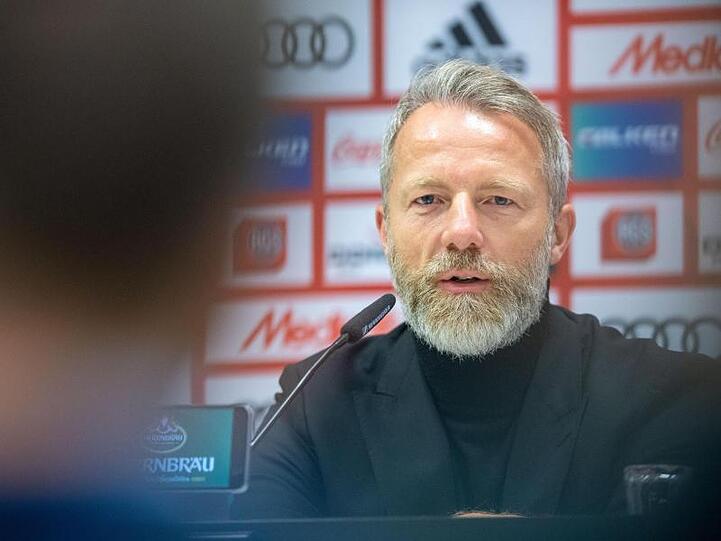 Thomas Linke, ehemaliger Nationalspieler, nimmt an einer Pressekonferenz beim FC Ingolstadt 04 teil. Foto: Lino Mirgeler