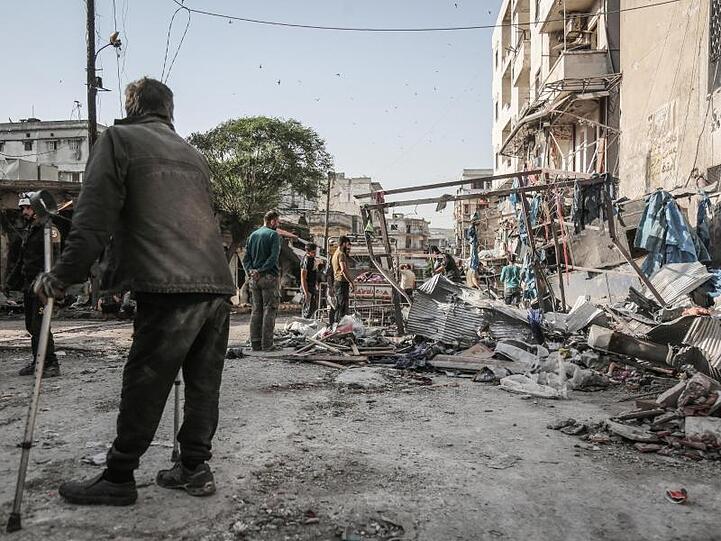 Russland hat eigenen Angaben zufolge mit der Türkei eine Waffenruhe um Idlib erreicht. Nur Stunden später flog das russische Militär aber vier Luftangriffe auf das Gebiet.