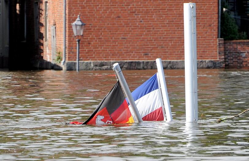 Aktuelle Flutbilder: Vor allem in Norddeutschland bleibt die Lage angespannt.