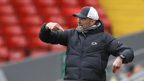 Jürgen Klopp, Trainer vom FC Liverpool, gestikuliert an der Seitenlinie.
