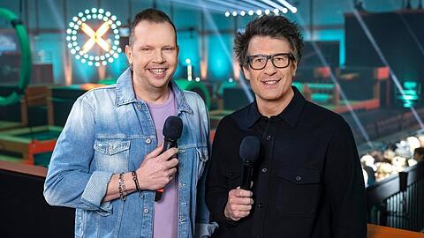 Die Moderatoren von "Big Bounce - Die Trampolin Show": Wolff-Christoph Fuss (l.) und Daniel Hartwich (r.).