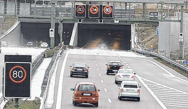 Nervige Engstelle mit Dauerstau und Blockabfertigung: Der Allacher Tunnel.