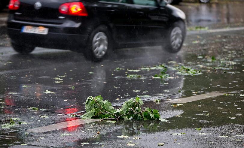 Unwetter, Gewitter, Sturm und Hagel über Deutschland: Die Bilder vom Hitze-Gewitter in der Nacht zum Freitag