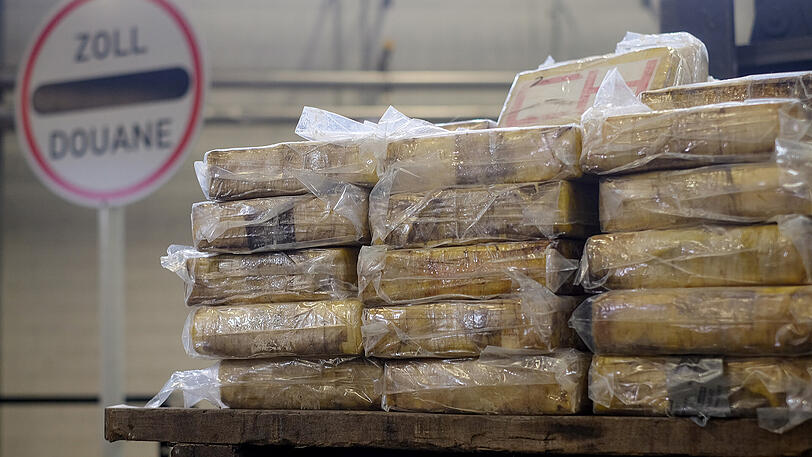 Der Zoll am Hamburger Hafen entdeckte am Freitag in einem Container über 700 Kilogramm Kokain. Ein Rekord-Fund für die Beamten.