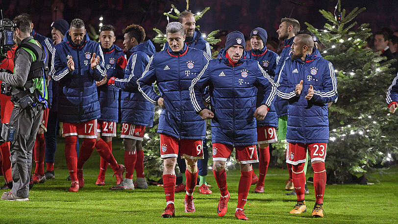Wie schon in den letzten Jahren jeweils nach dem finalen Heimspiel vor Weihnachten ließen sich die Bayern so einiges einfallen, wieder einmal erstrahlte die Allianz Arena in hellem Glanz.