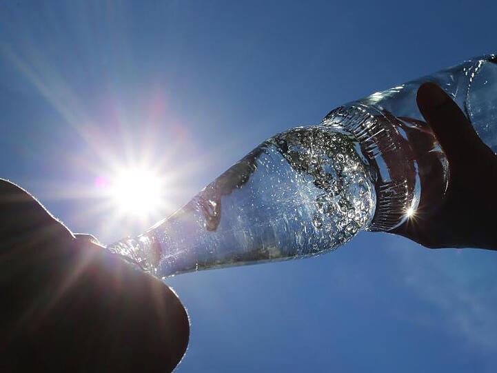 Ein Hoch über Mitteleuropa bringt die hohen Temperaturen, die in Bayern die nächsten Tage bis zu 35 Grad erreichen.