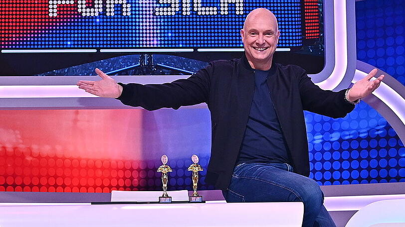 Frank Buschmann lädt wieder zu seiner Sport-Comedyshow "Eine Liga für sich - Buschis Sechserkette".