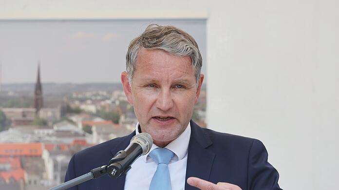 Björn Höcke, Vorsitzender der AfD in Thüringen, spricht bei einer Kundgebung.