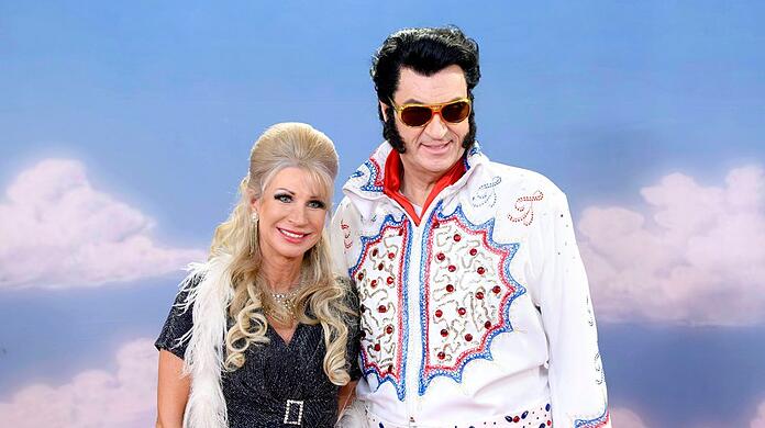 Markus Söder als Elvis Presley mit seiner Frau Karin Baumüller-Söder bei "Fastnacht in Franken".