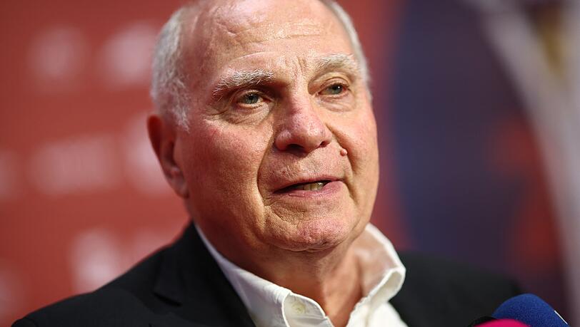 Als "Legende" geehrt: Bayern-Ehrenpräsident Uli Hoeneß. Als "Legende" geehrt: Bayern-Ehrenpräsident Uli Hoeneß.