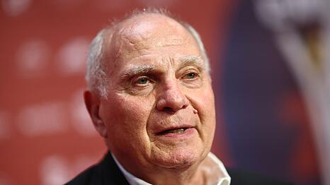 Als "Legende" geehrt: Bayern-Ehrenpr&auml;sident Uli Hoene&szlig;.