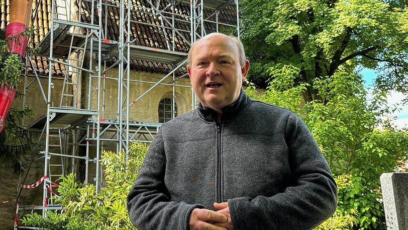Pfarrer Peter Duswald war anfangs skeptisch, ob so viel Geld gesammelt werden kann. Am 9. Juni wird er St. Nikolaus wiedereröffnen. Pfarrer Peter Duswald war anfangs skeptisch, ob so viel Geld gesammelt werden kann. Am 9. Juni wird er St. Nikolaus wiedereröffnen.