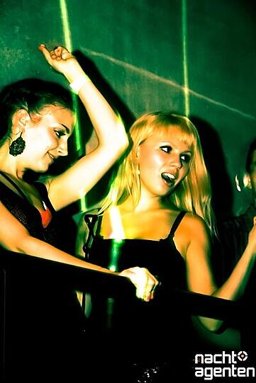 Voll abgerockt haben die Feierwütigen samstags im Neuraum unter dem Motto: Rock & Roll Baby. Weitere Fotos von der Veranstaltung gibt's unter www.nachtagenten.de.