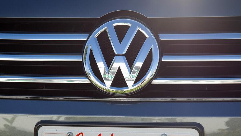 Kühler Empfang für US-VW-Chef Michael Horn bei einer Pressekonferenz.