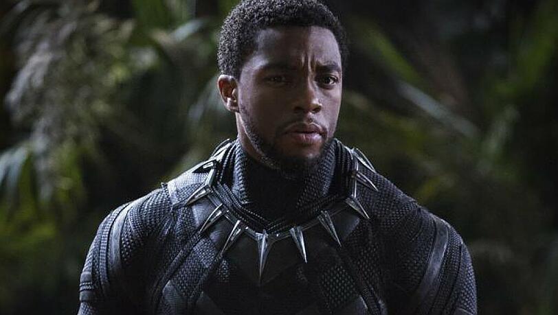 "Black Panther" kämpft sich auf den Thron: Nicht nur im Film wird T'Challa alias Black Panther zum König, auch auf Twitter hat er nun die Krone erobert.
