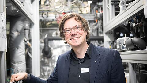 Das Forschungsteam um Matthias Metten vom Deutschen Zentrum für Luft- und Raumfahrt (DLR) wird die Plattform ab August vor Helgoland testen.